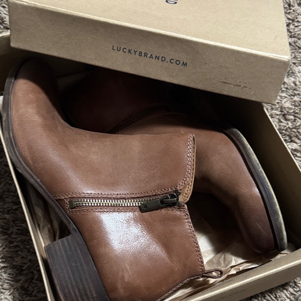 Lucky Brand women’s  Tan Leather Ankle Boots